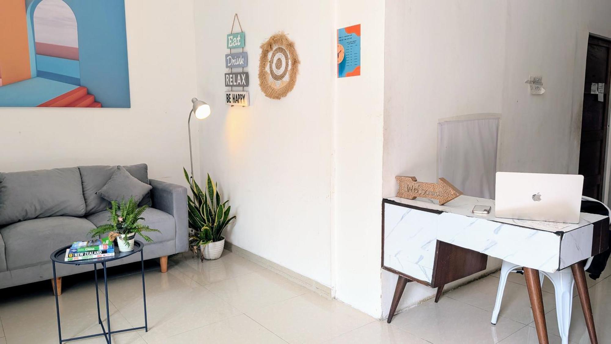 Homey Guesthouse Kertajaya Surabaya Eksteriør bilde